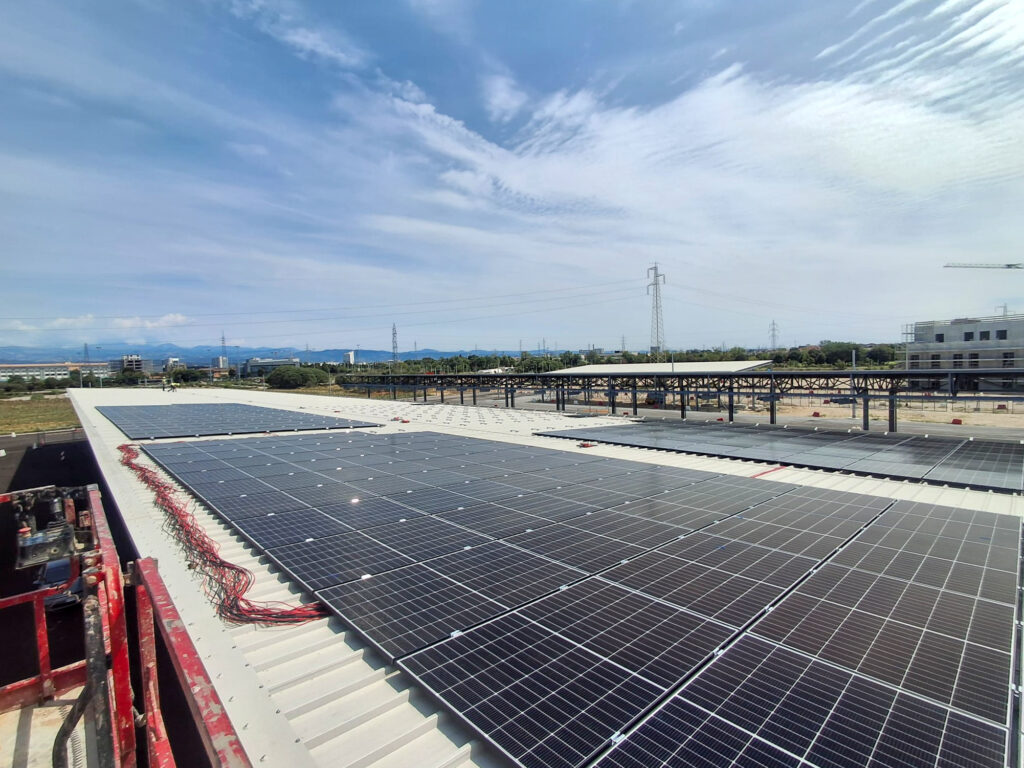 Pannelli fotovoltaici sulle nuove pensiline della Filovia di Verona