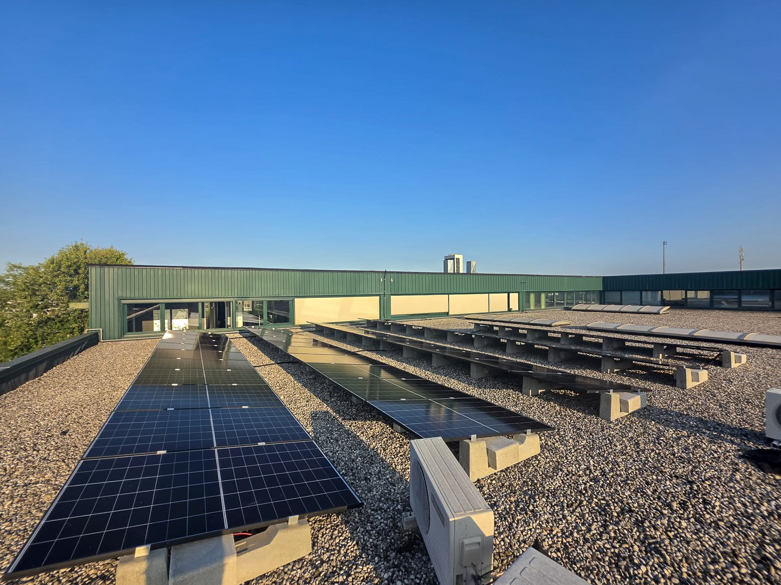 Fotovoltaico su tetto piano: come funzionano le zavorre Sun Ballast Connect